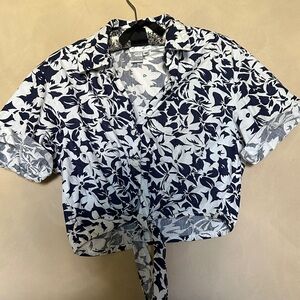Floral Navy and White Silk Crop Button Up Top Blouse size M